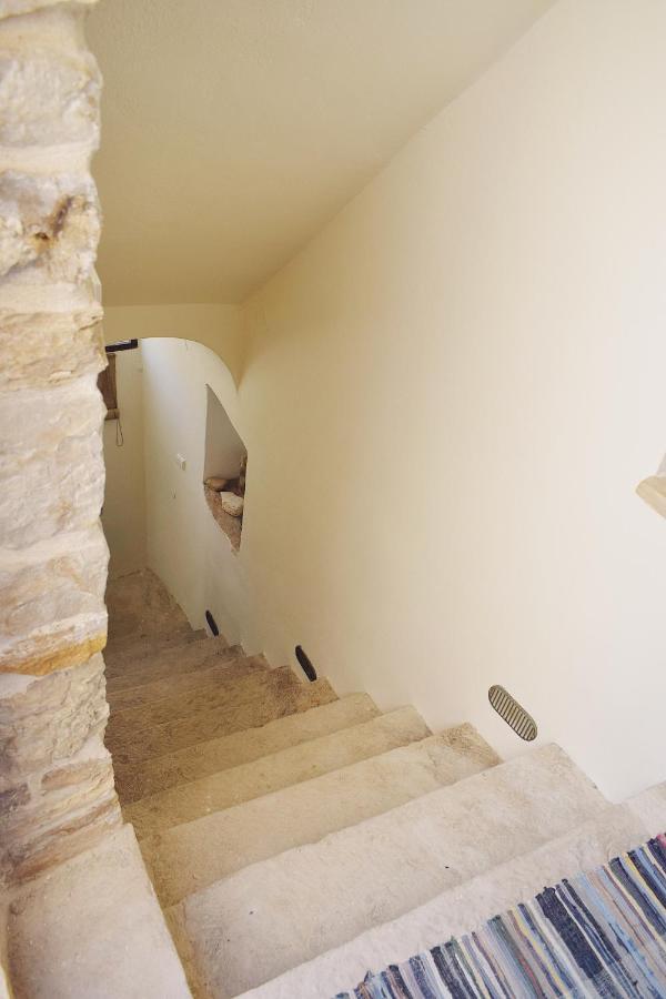 Yi Artistry 1-Bedroom Medieval Holiday House Kalamoti Exteriér fotografie